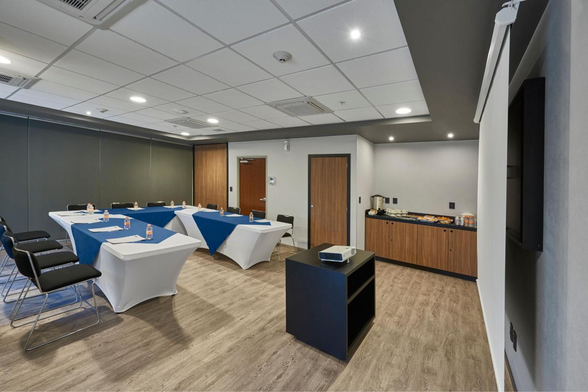 City Express Plus By Marriott Leon Centro De Convenciones Exterior photo