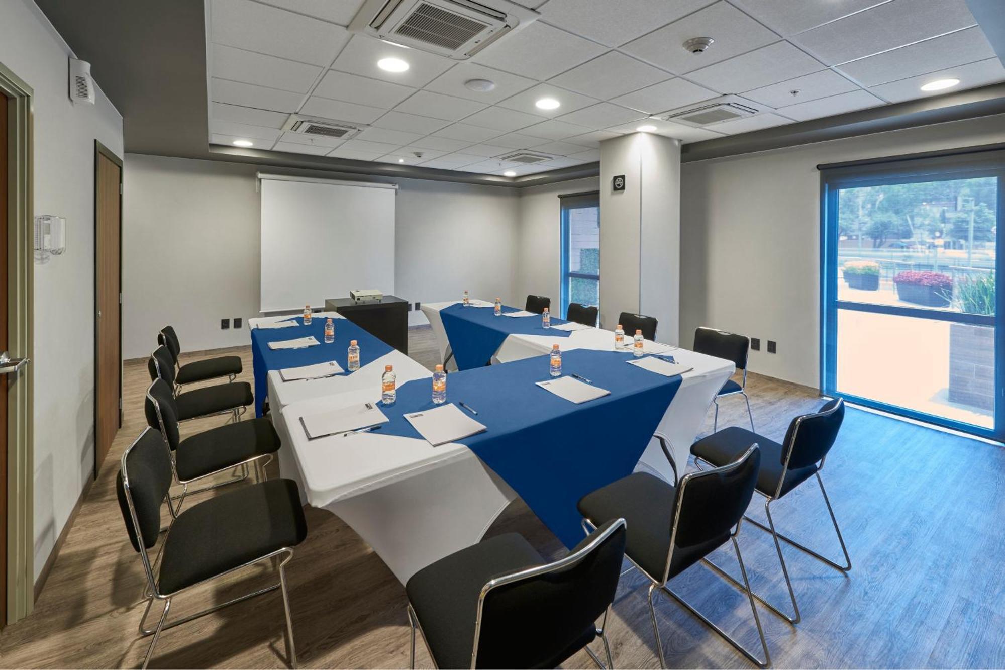 City Express Plus By Marriott Leon Centro De Convenciones Exterior photo