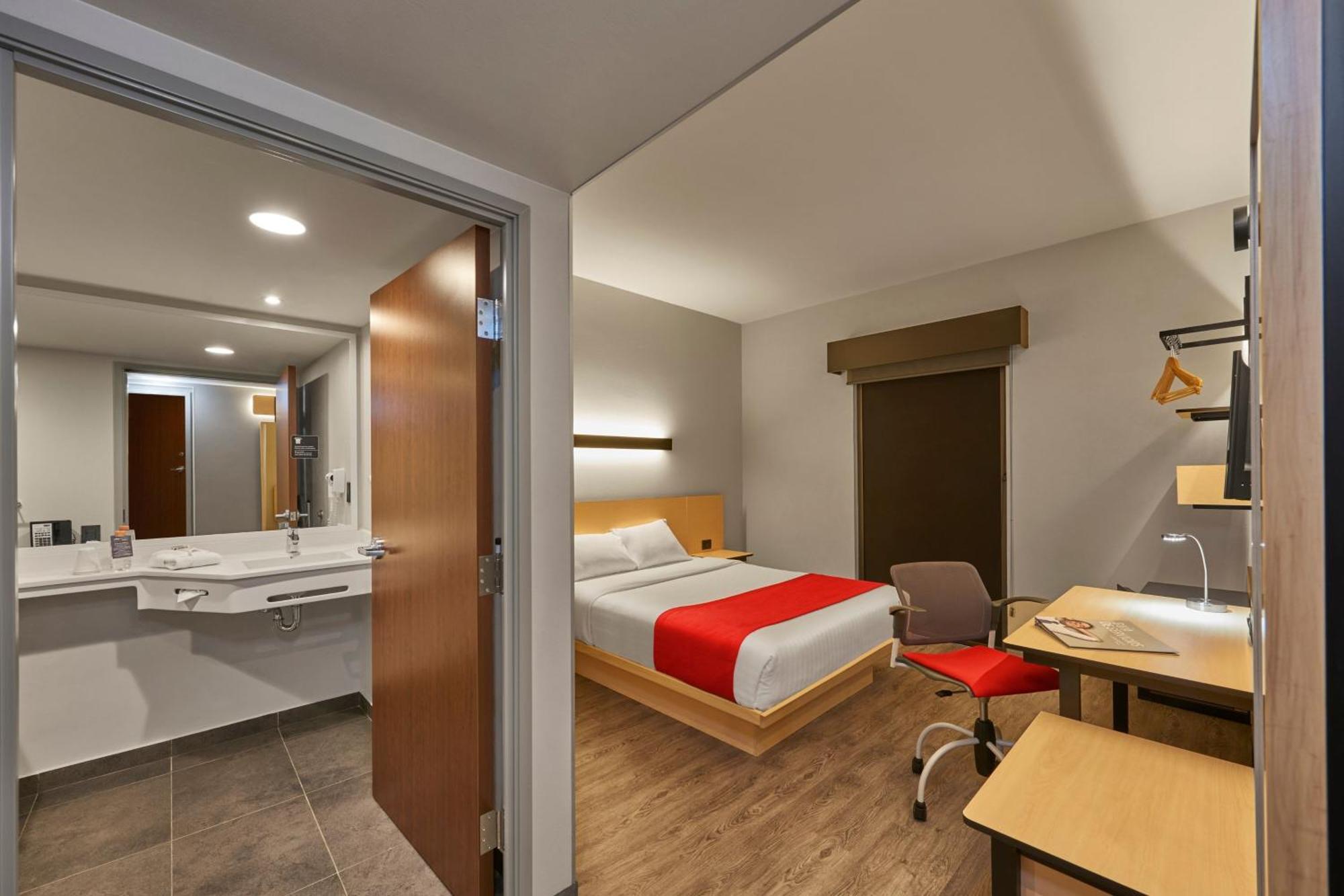 City Express Plus By Marriott Leon Centro De Convenciones Exterior photo