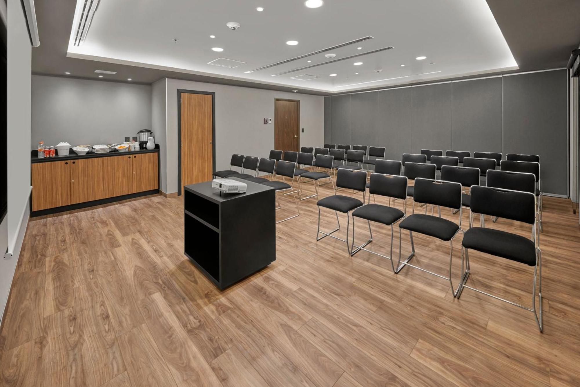 City Express Plus By Marriott Leon Centro De Convenciones Exterior photo