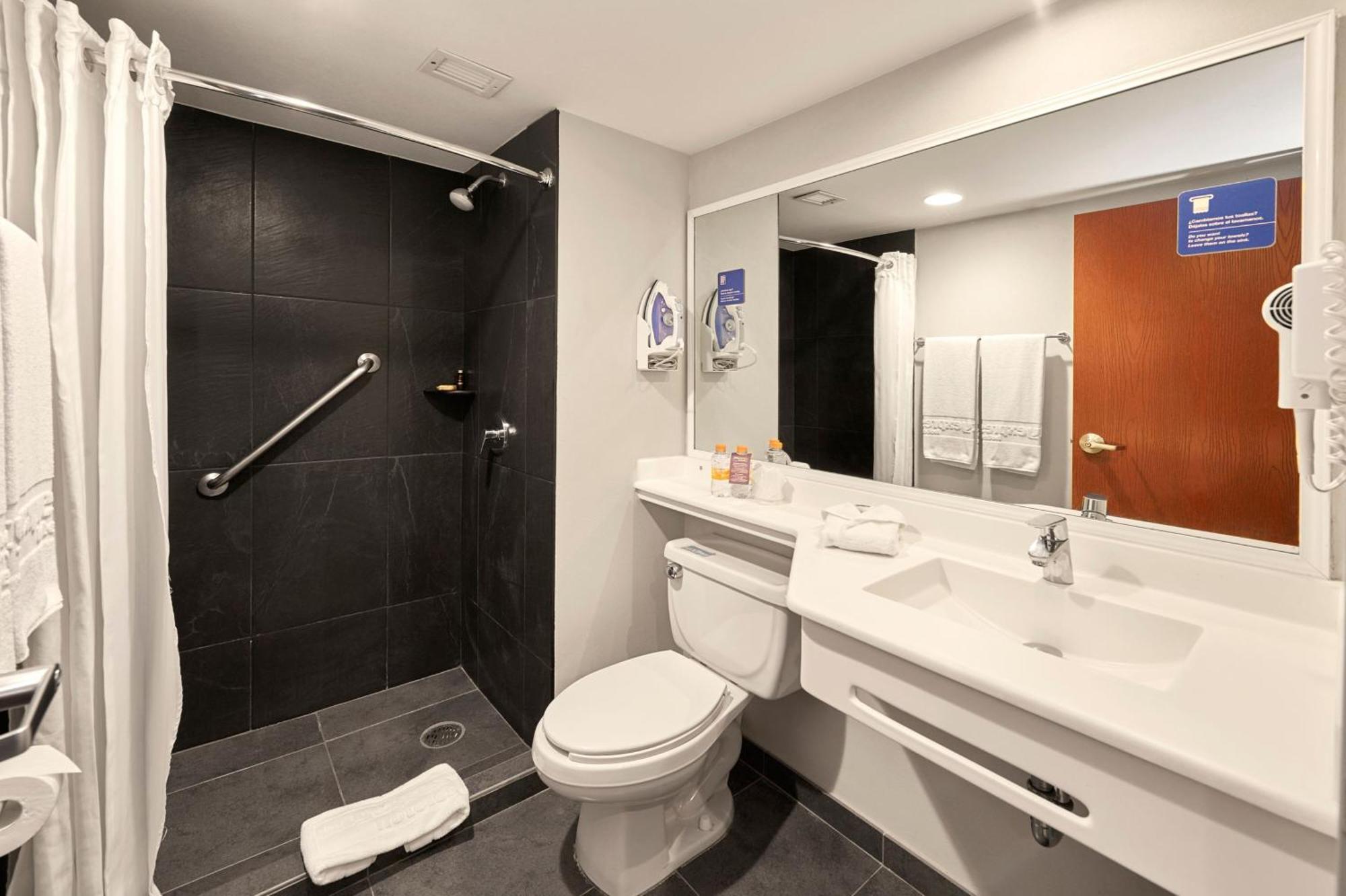 City Express Plus By Marriott Leon Centro De Convenciones Exterior photo