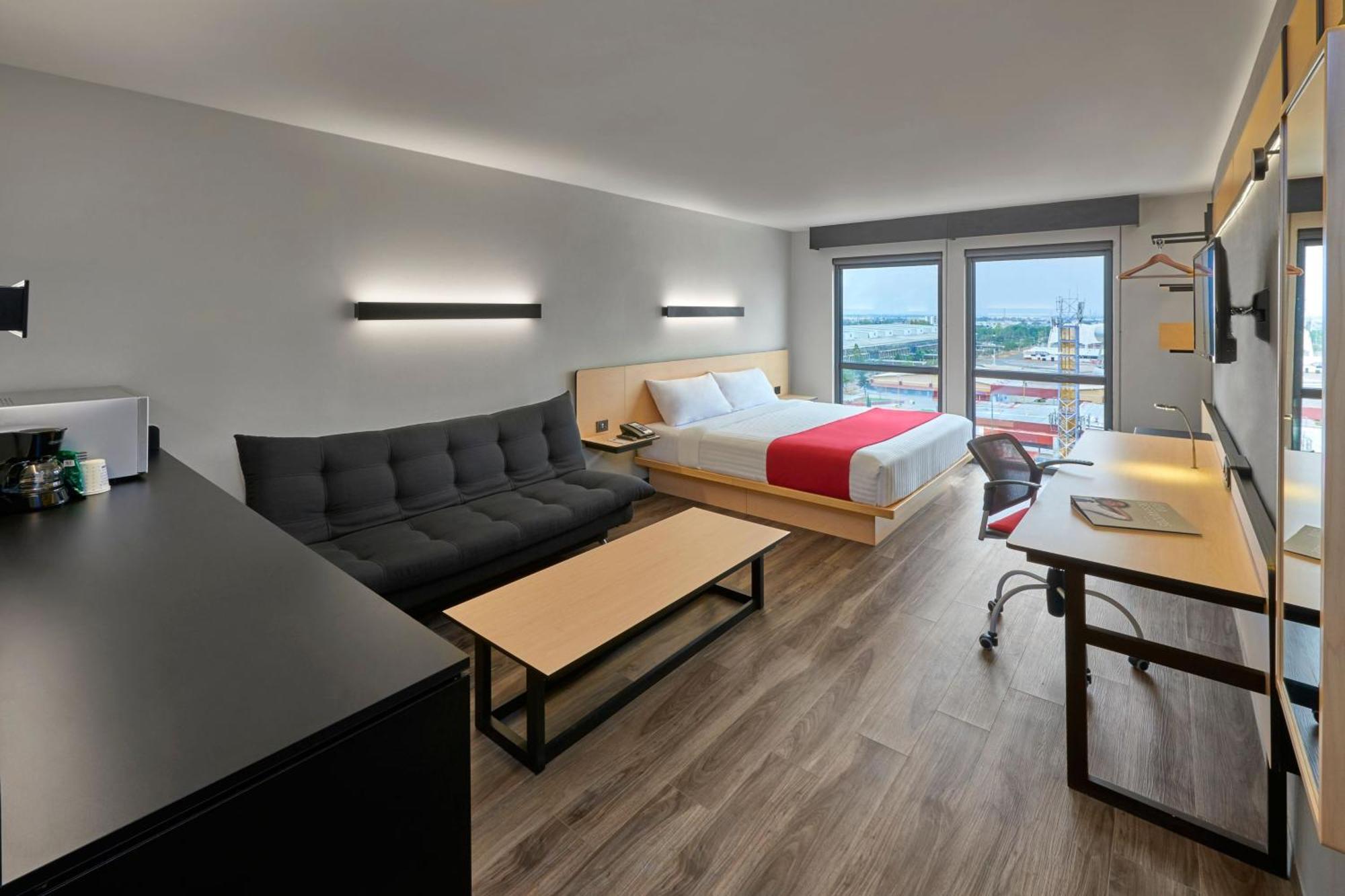 City Express Plus By Marriott Leon Centro De Convenciones Exterior photo